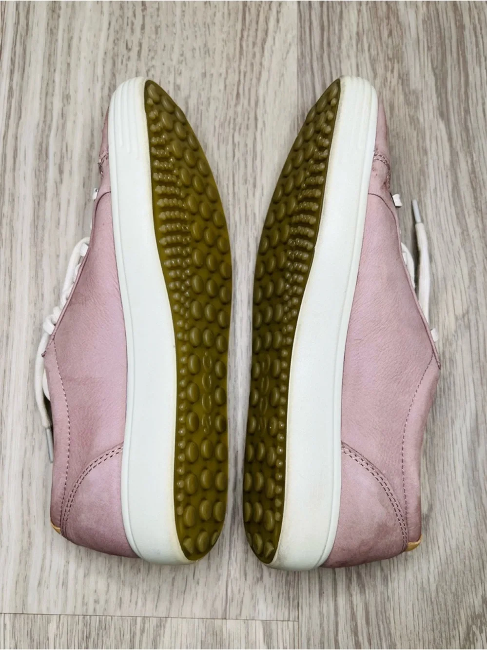 Ecco Women’s Sneakers SZ EU 37 US 6-6.5 pink Low Comfort Walking outdoor Shoe
